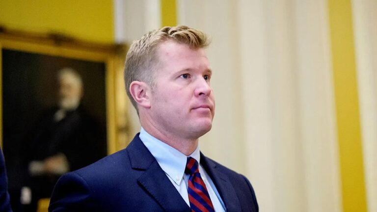 Скандальный голосовой месседж: кандидат в мэры из Монтаны угрожает жизни сенатора за поддержку закона