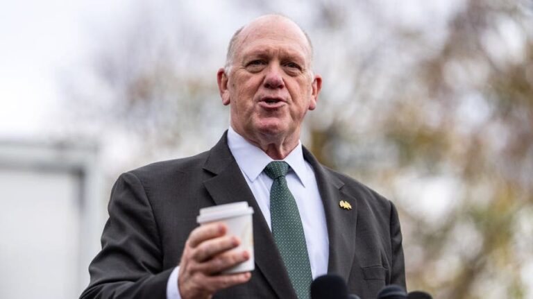 Таможенный чиновник Том Холман жестко раскритиковал Католическую церковь за её позицию по иммиграции