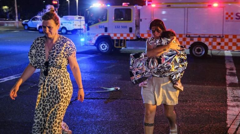 Герой-спасатель из Австралии остановил стрелка на праздновании Хануки в Сиднее