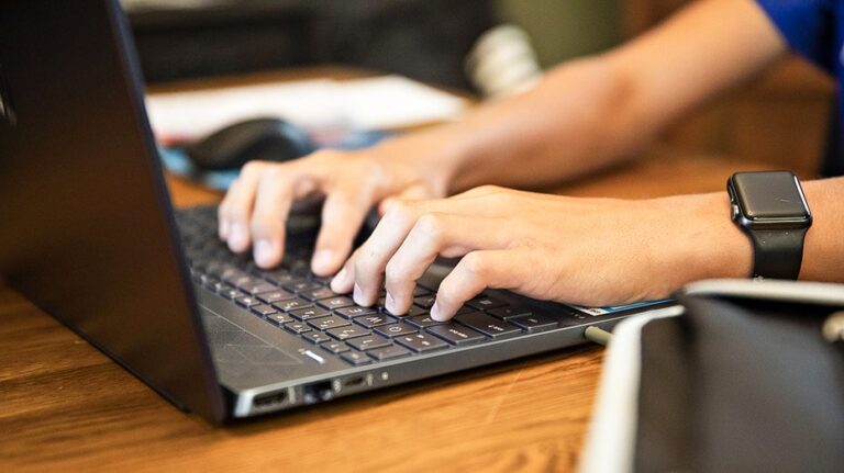 OpenAI ужесточает правила для подростков: что изменится в использовании AI и какие риски остаются