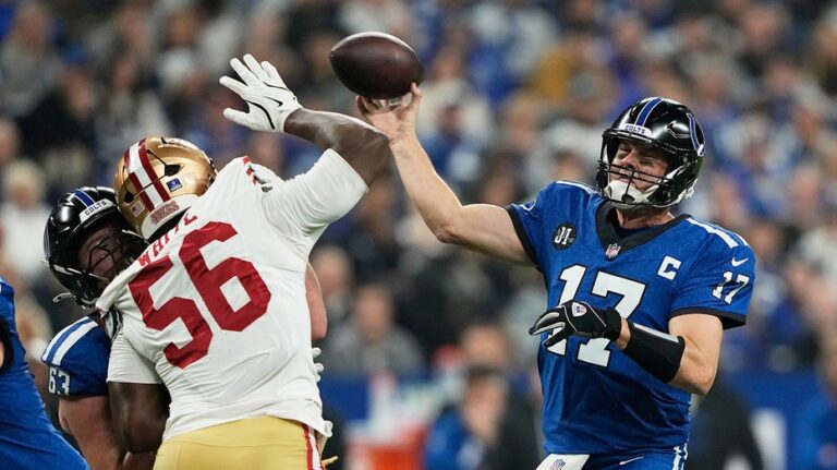 Возвращение легенды: Филип Риверс показывает яркую игру в первом тайме матча за Colts