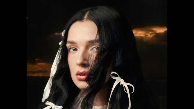 Пoppy раскрыла детали нового альбома и презентовала сингл «Guardian»