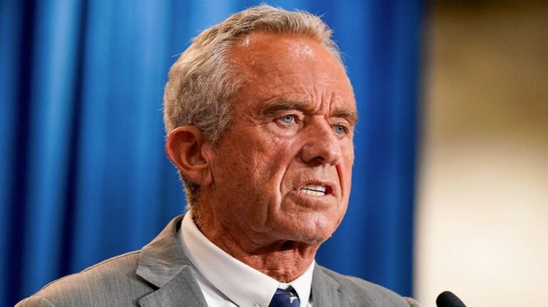 Ведущие штаты США подают иск против HHS из-за ограничений на лечение трансгендерных подростков