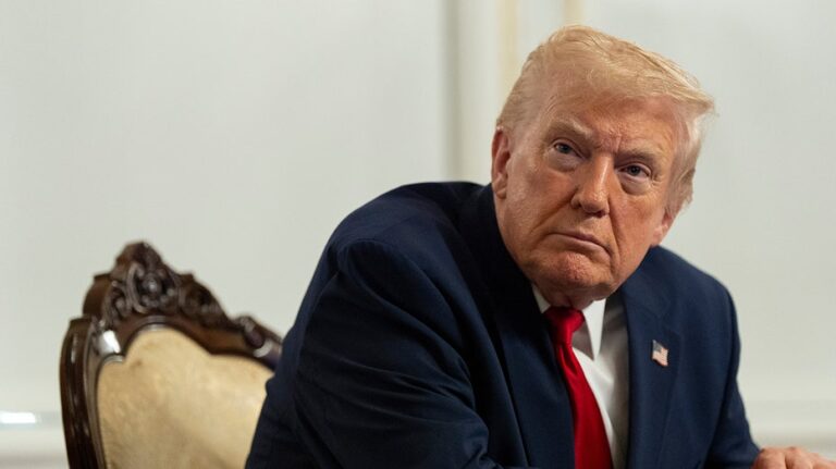 Президент Трамп призывает еврейскую общину не бояться праздновать Ханукку после трагедии на Бонди-Бич