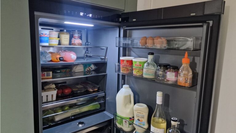 В 2026 году «фрижиджскейпинг» станет проще: новые органайзеры IKEA от $3 помогут навести порядок