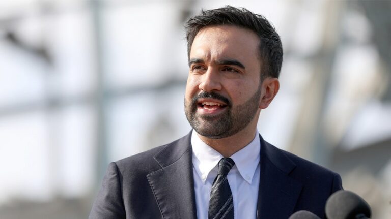 Мэр-избран Нью-Йорка призывает жителей знать свои права при встрече с ICE и обещает защиту иммигрантов