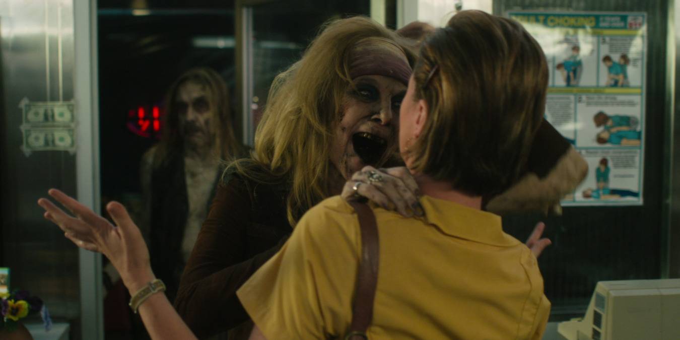 Сара Драйвер в фильме "Мертвые не умирают"