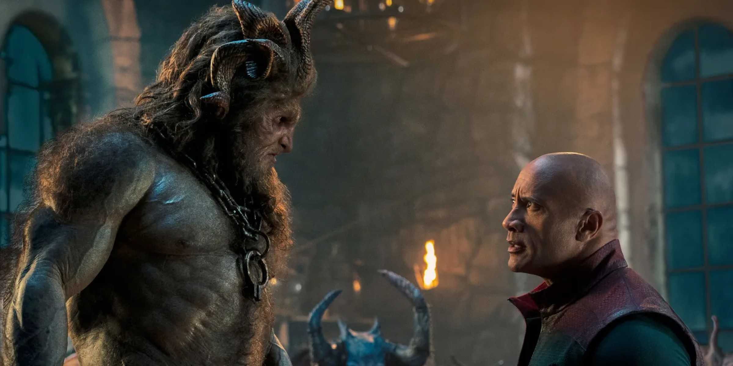 Дуэйн Джонсон и Кристофер Хивджу смотрят друг на друга в "Red One"