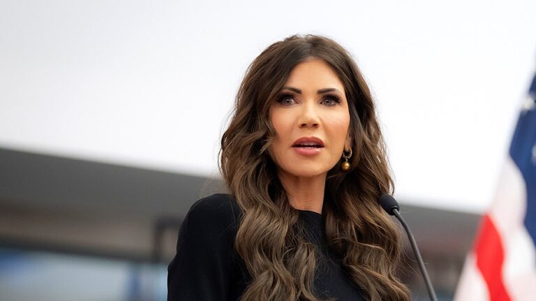 FEMA направляет 2,2 миллиарда долларов на восстановительные работы по всей стране, сокращая бюрократию