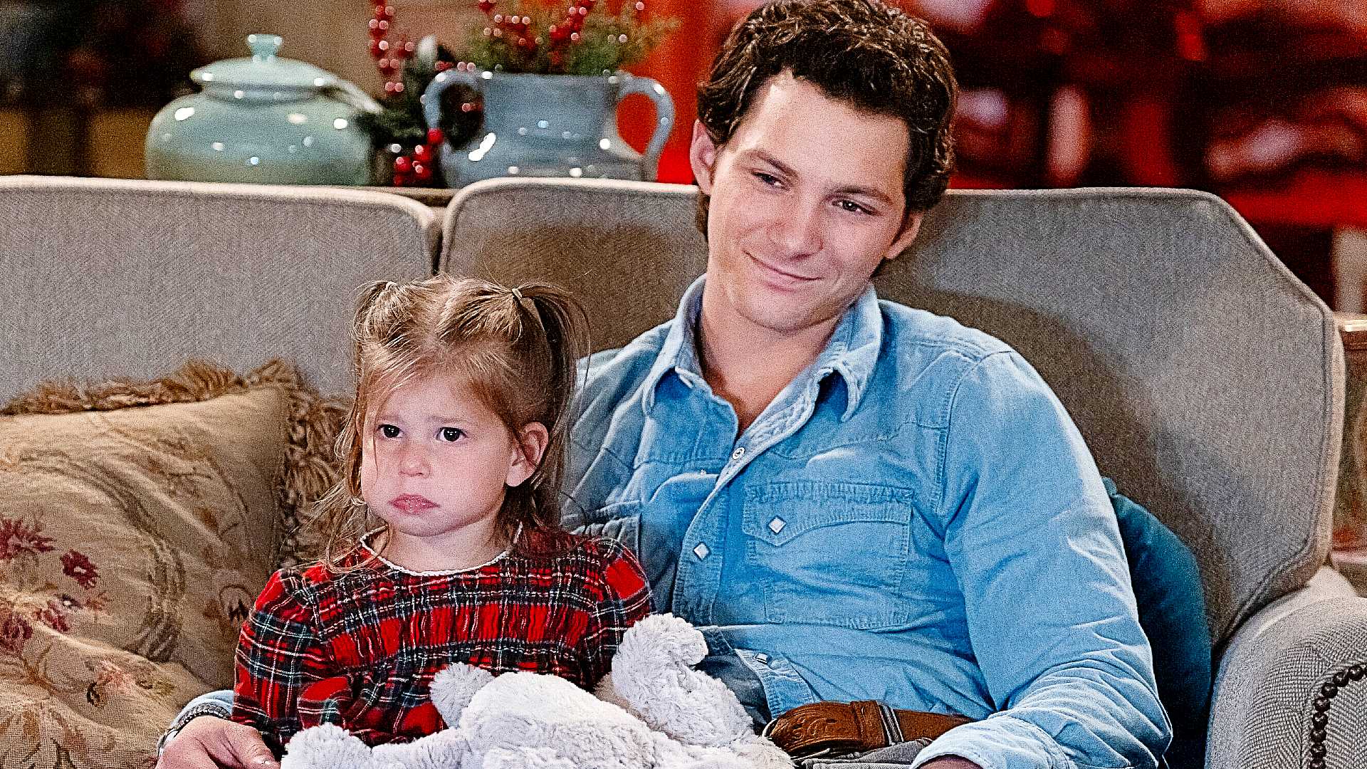 Джорджи и Бейби Сиси в "Georgie & Mandy's First Marriage"