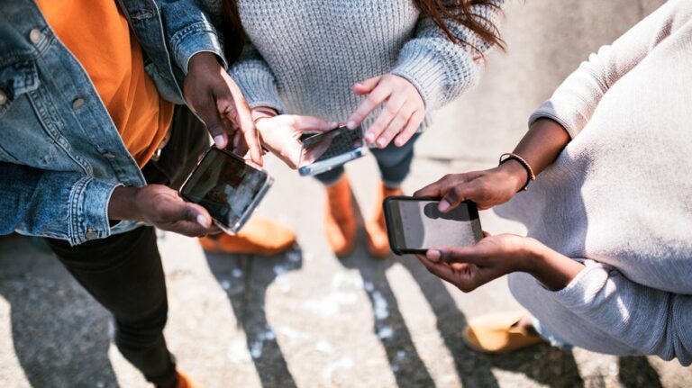 Правительство США инициирует исследование возможных рисков для здоровья от использования мобильных устройств