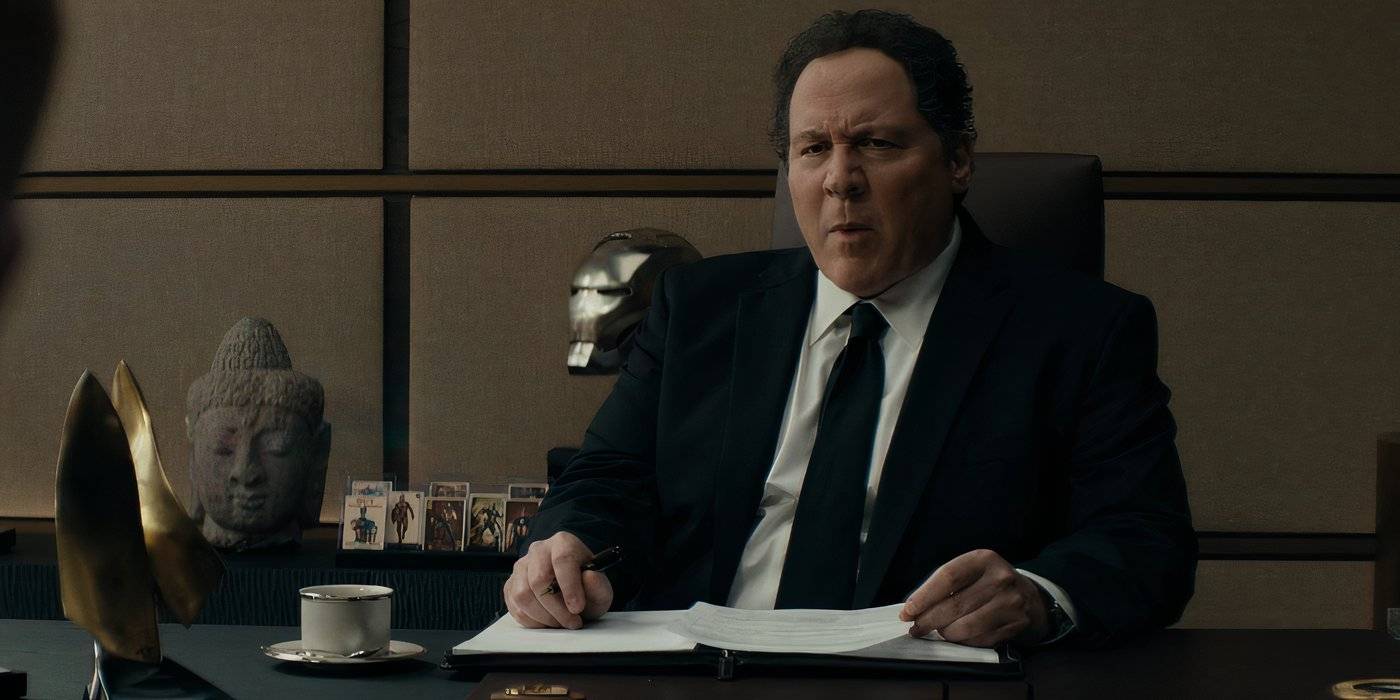 hhtcХэппи Хоган разговаривает перед карточками Captain America в «Дэдпул и Уолкинг»