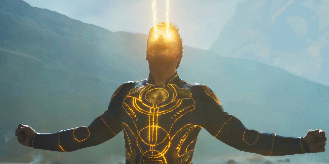 Икарис (Ричард Мэдисон) стреляет лазерами в "Этерналис"