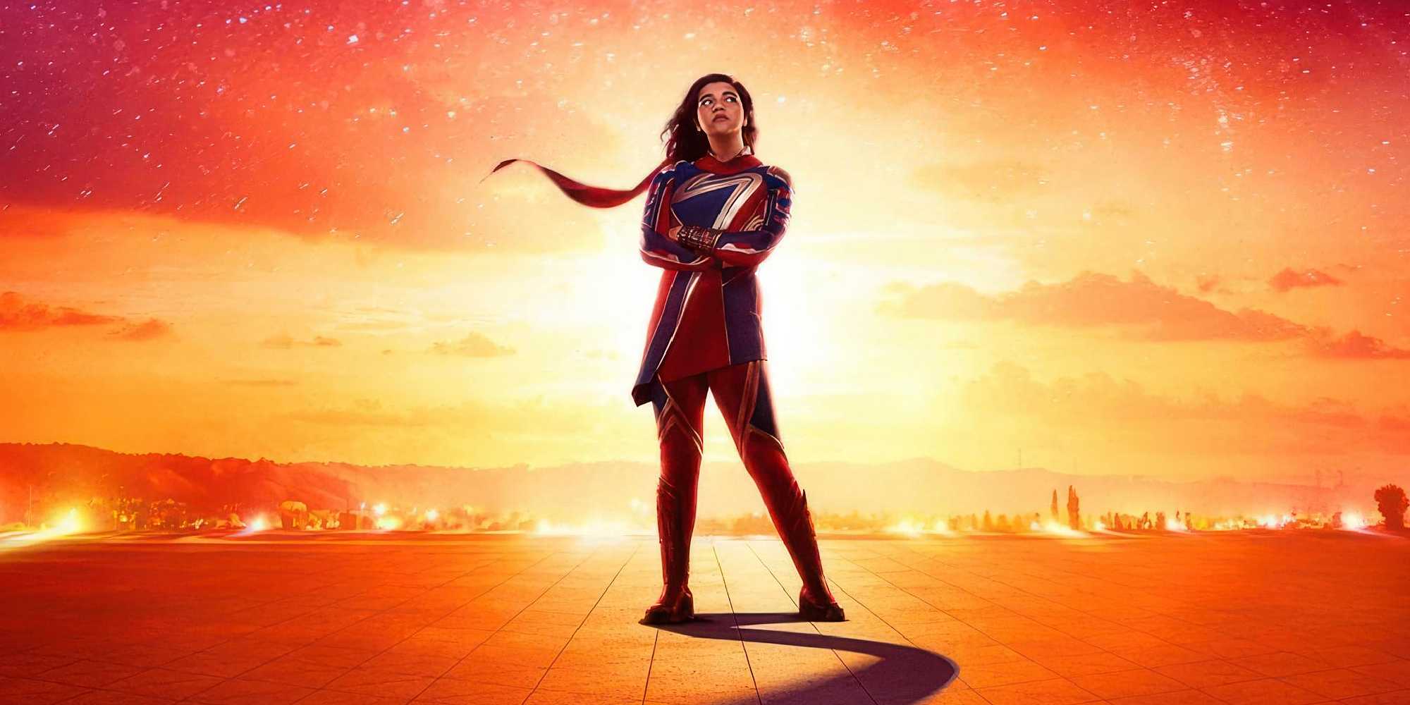 Камала Хан, также известная как Ms. Marvel, играет Iman Vellani, скрещивает руки в фильме "The Marvels"