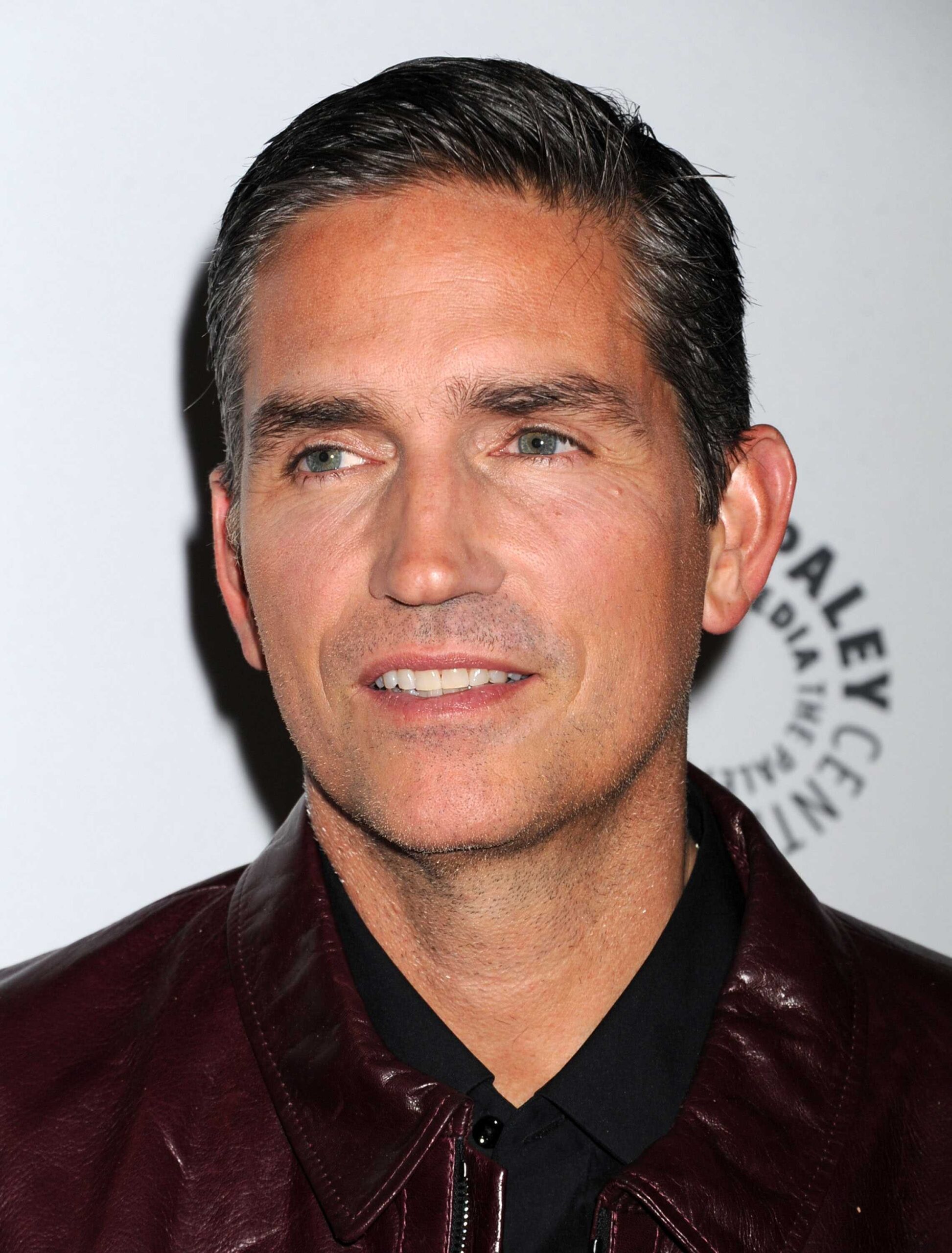 Фотография Джима Кавиеля