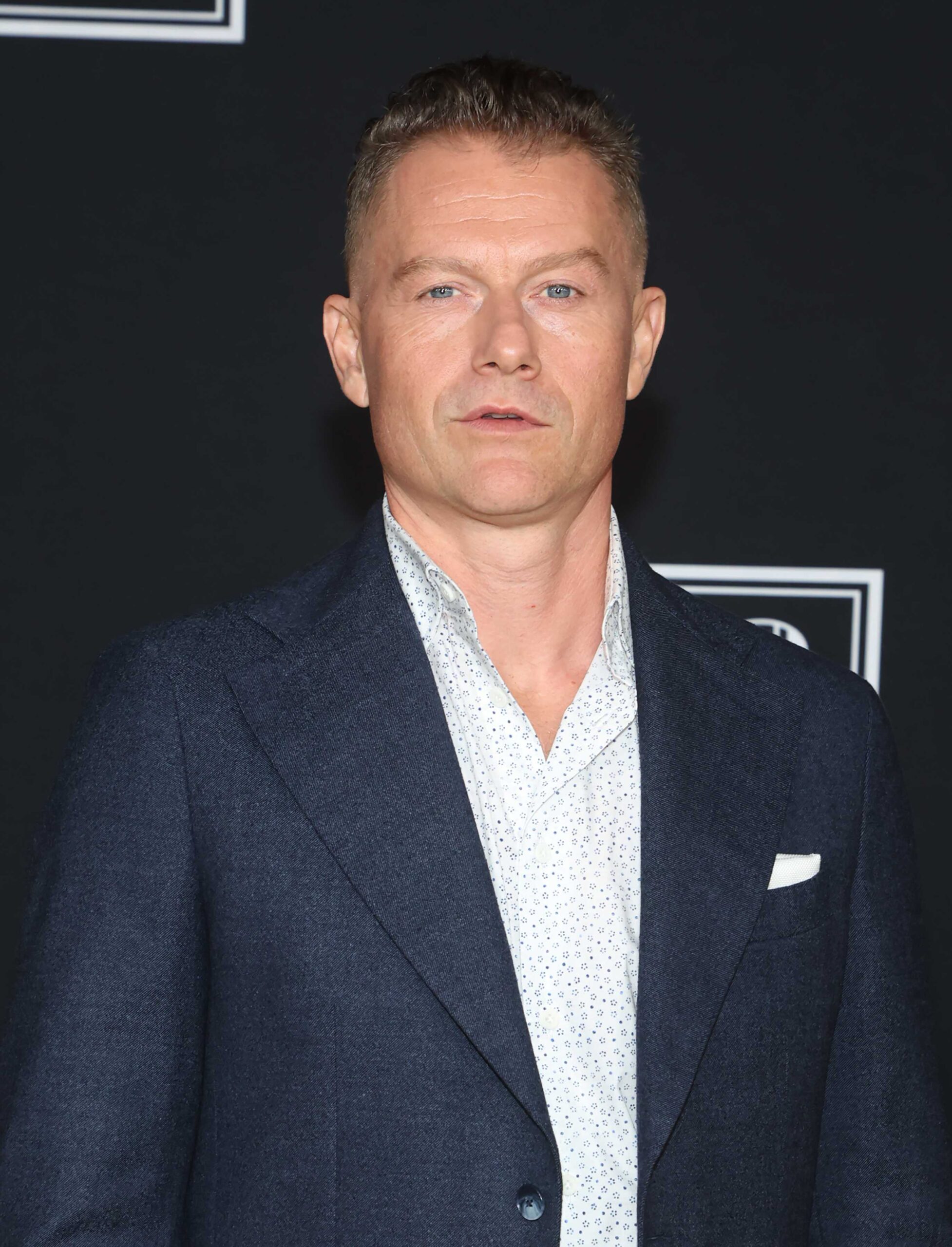 Фото Джеймса Бэйджа Дейла на премьере Paramount+ 1923 в Лос-Анджелесе, Hollywood American Legion