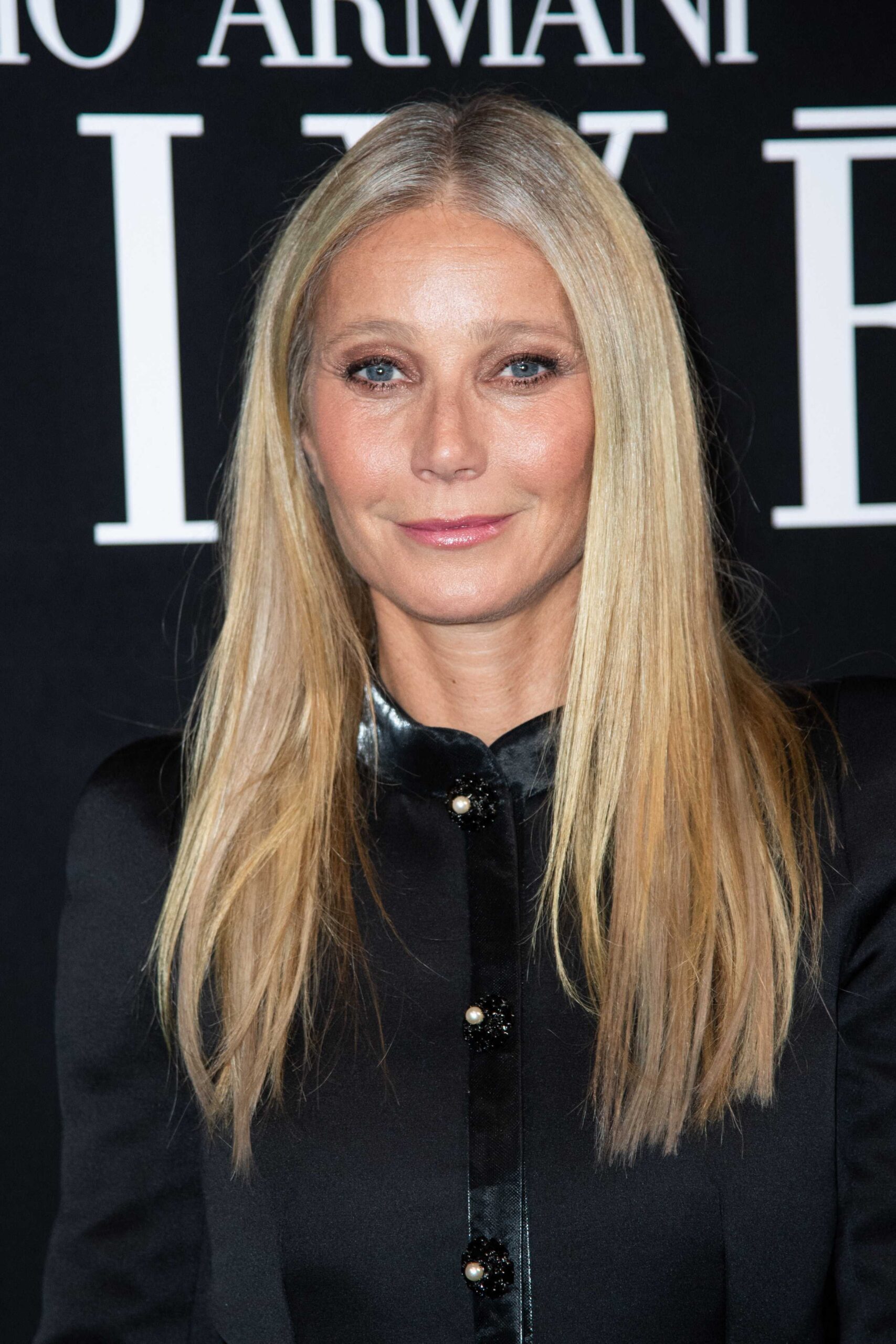 Фото Гвинет Палтроу на Неделе высокой моды Парижа, весна/лето 2024