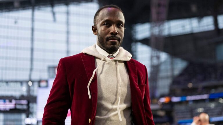 Викинги уволили генерального менеджера после четвертого сезона без плей-офф