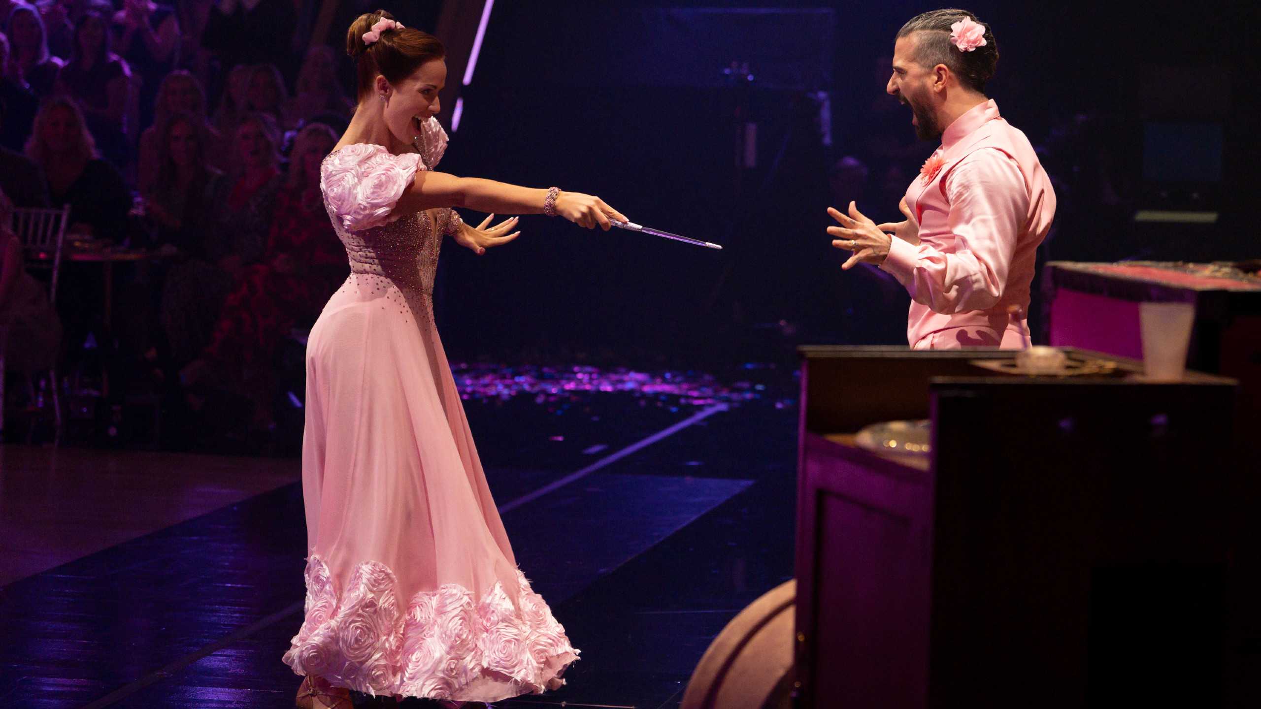 Марк Баллас и Уитни Ливэтт на "Wicked night" *Dancing With The Stars*.