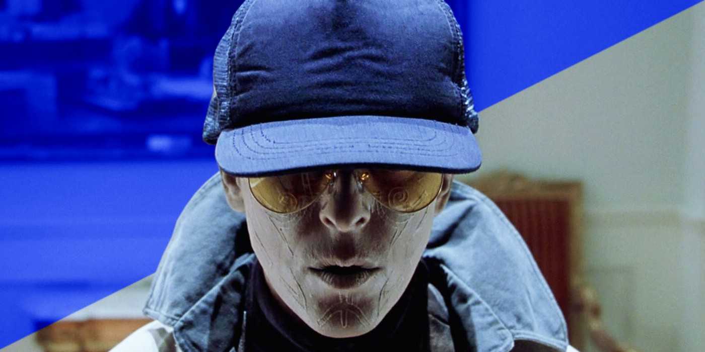 Nightcrawler надевает маску в начале фильма "Люди Икс: 2"