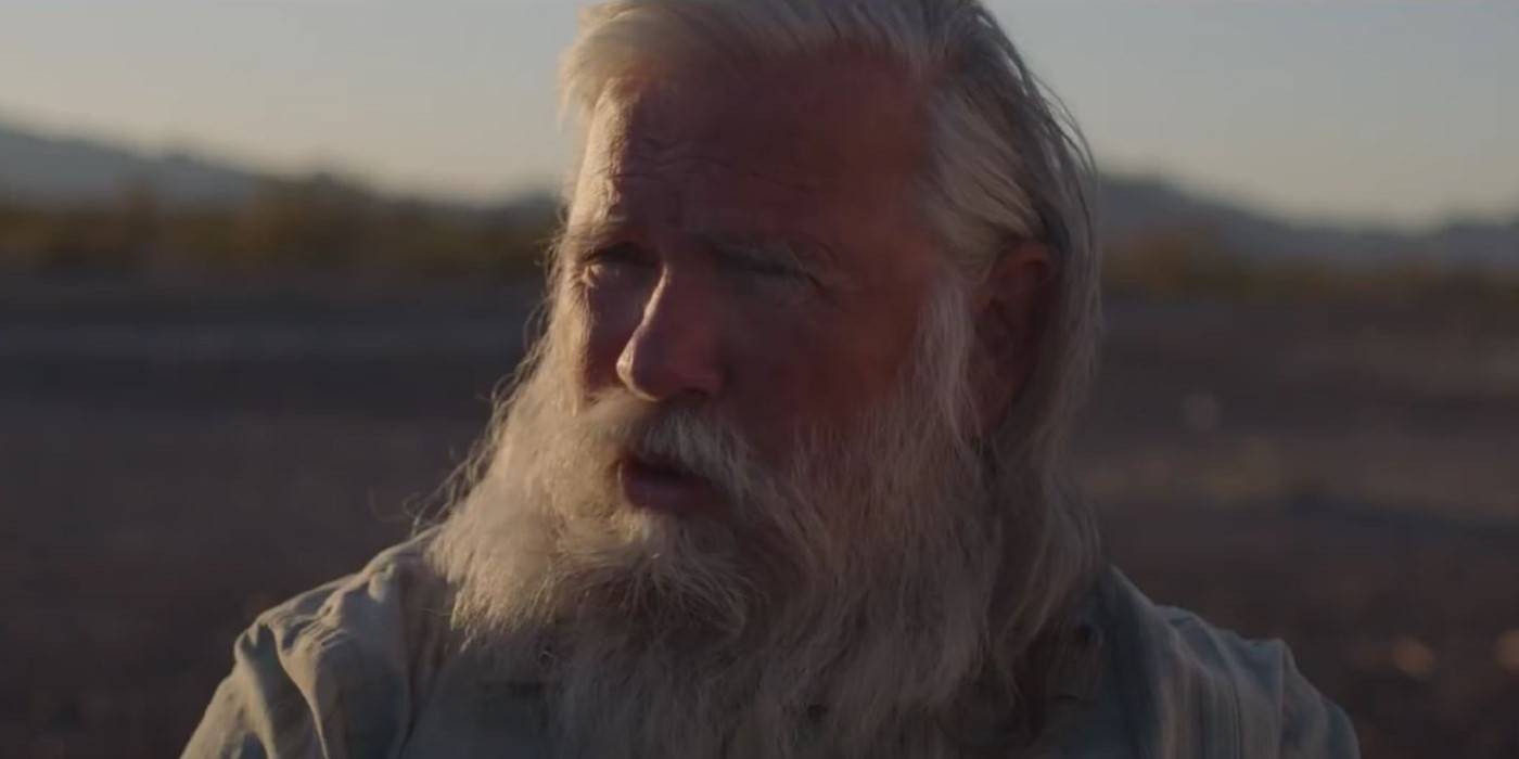 Лидер номадов Боб Веллс, играющий самого себя, в фильме "Nomadland"