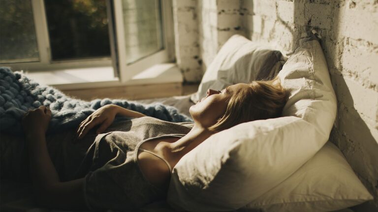 Как холодный ночной режим помогает быстрее засыпать: рекомендации и предостережения от специалистов