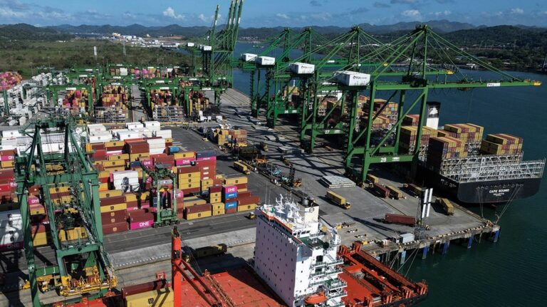 Панамский суд отменил контракт на управление портами, усиливая позицию США против Китая