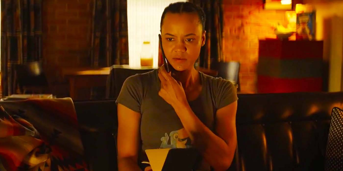 Мария Стен в роли Негли по телефону в "Рэчере"