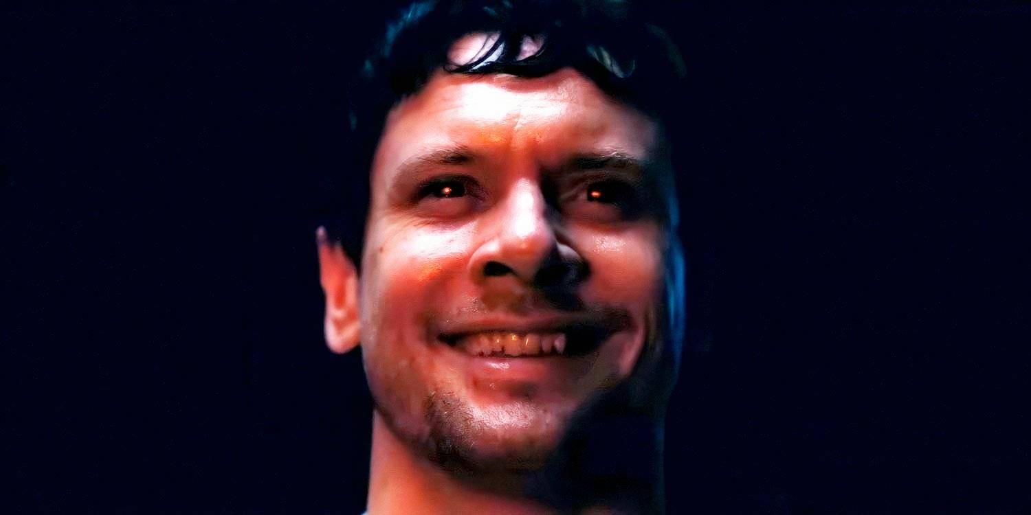 Джек О'Коннелл в роли Реммика имеет зловещую улыбку в фильме "Sinners"