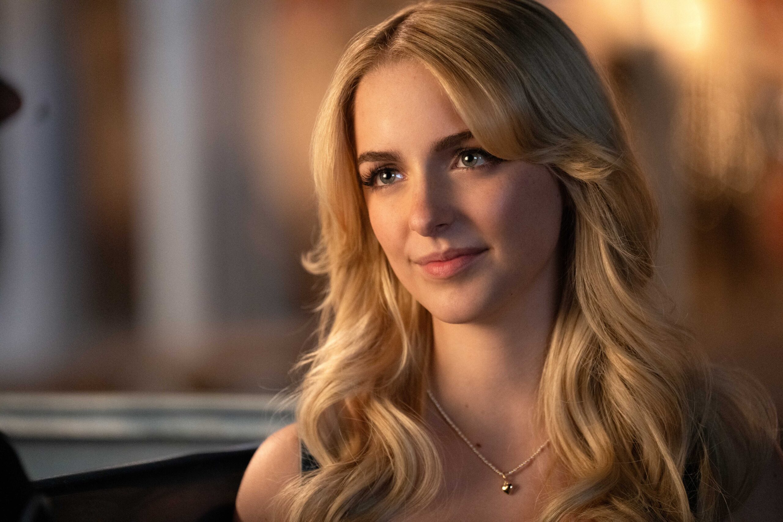 Маккенна Грейс в роли Клары в "Regretting You"