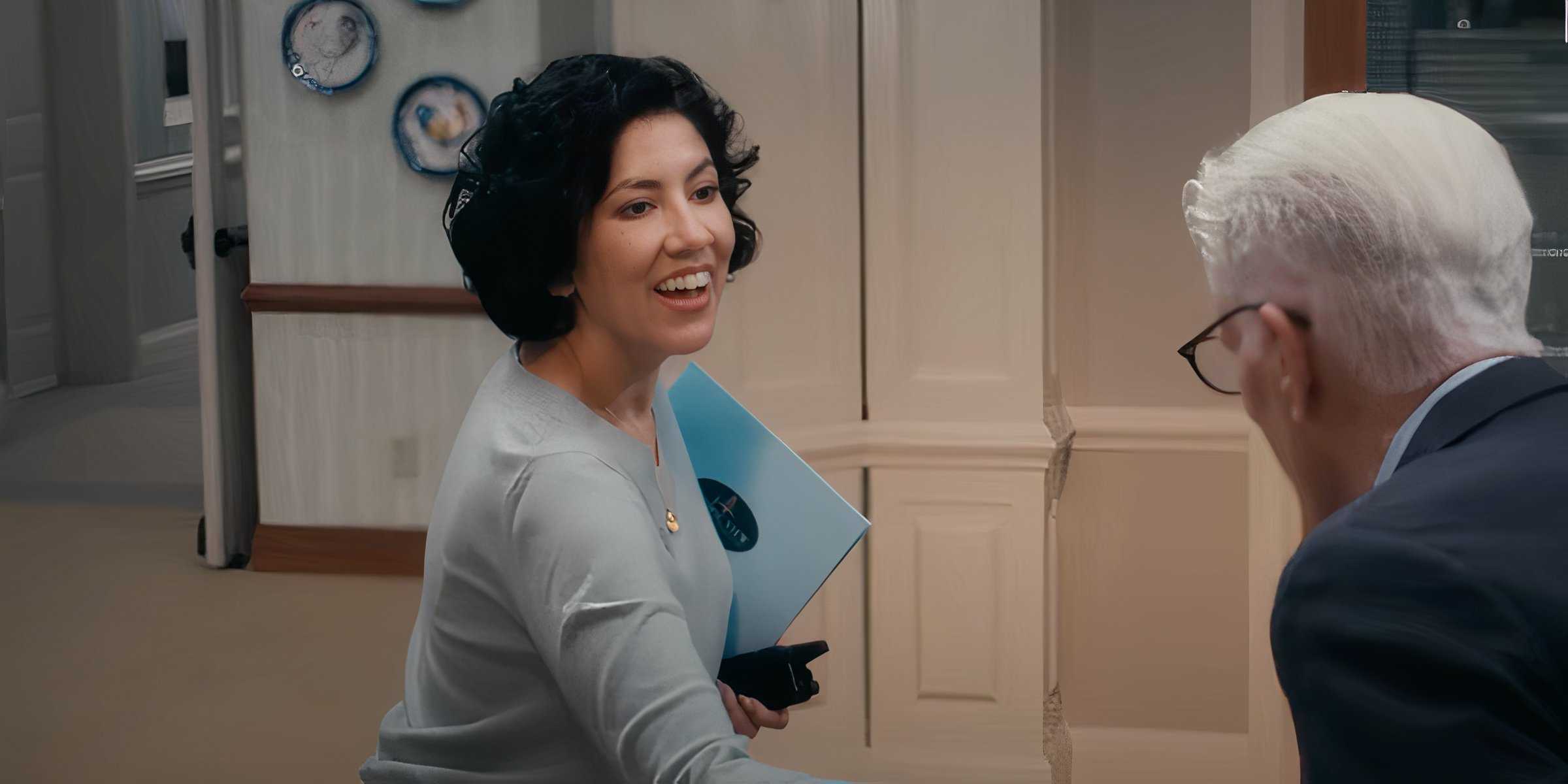 Стефани Беатрис, которая пожимает руку Теду Дансону в A Man on the Inside