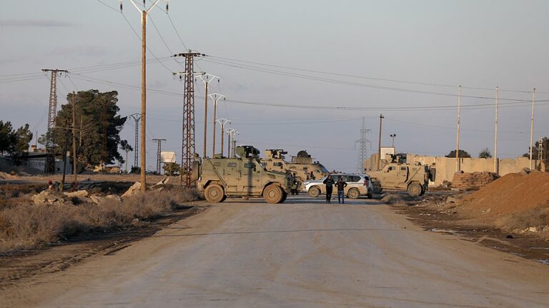 Восстание боевиков ИГИЛ и хаос при передаче контроля в сирийском Хасаке