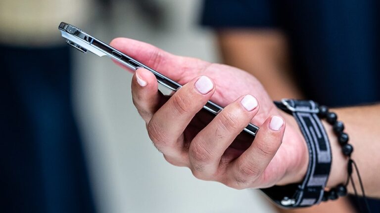 Как делиться estimated time of arrival (ETA) на iPhone и Android: пошаговая инструкция