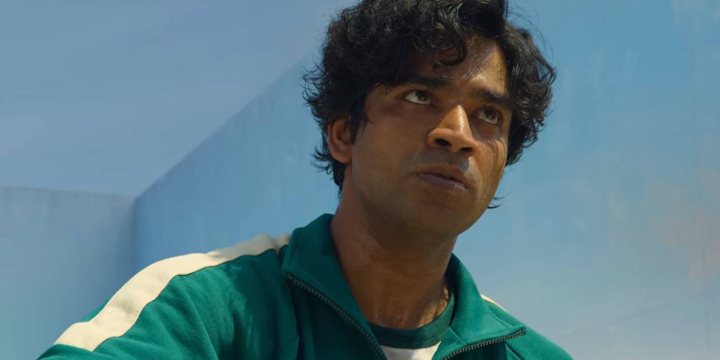 Абдул Али злобно смотрит в камеру в шоу Squid Game на Netflix.