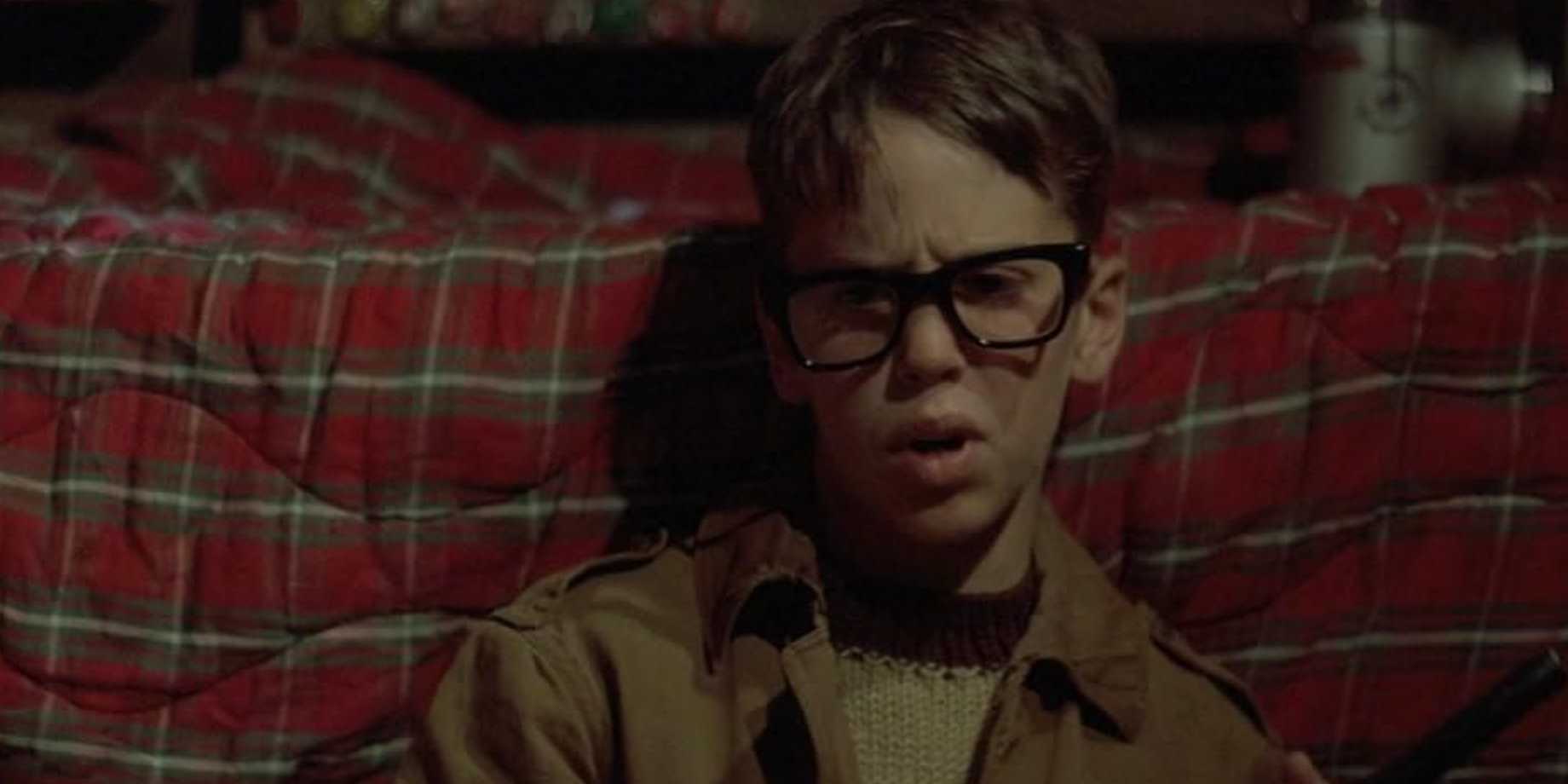 Сквин, прислонившийся к одеялу и разговаривающий в "The Sandlot"