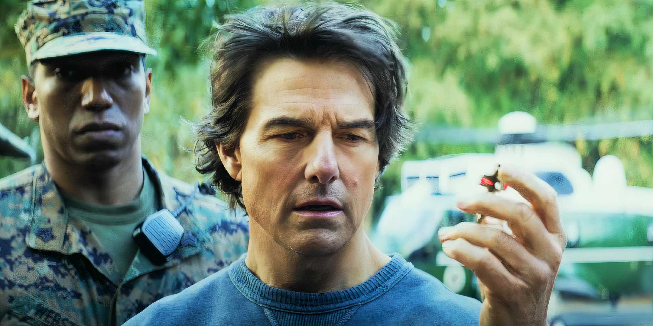 Том Круз в роли Этана Ханта, держащего ключ в фильме "Миссия невыполнима: Последний счет"