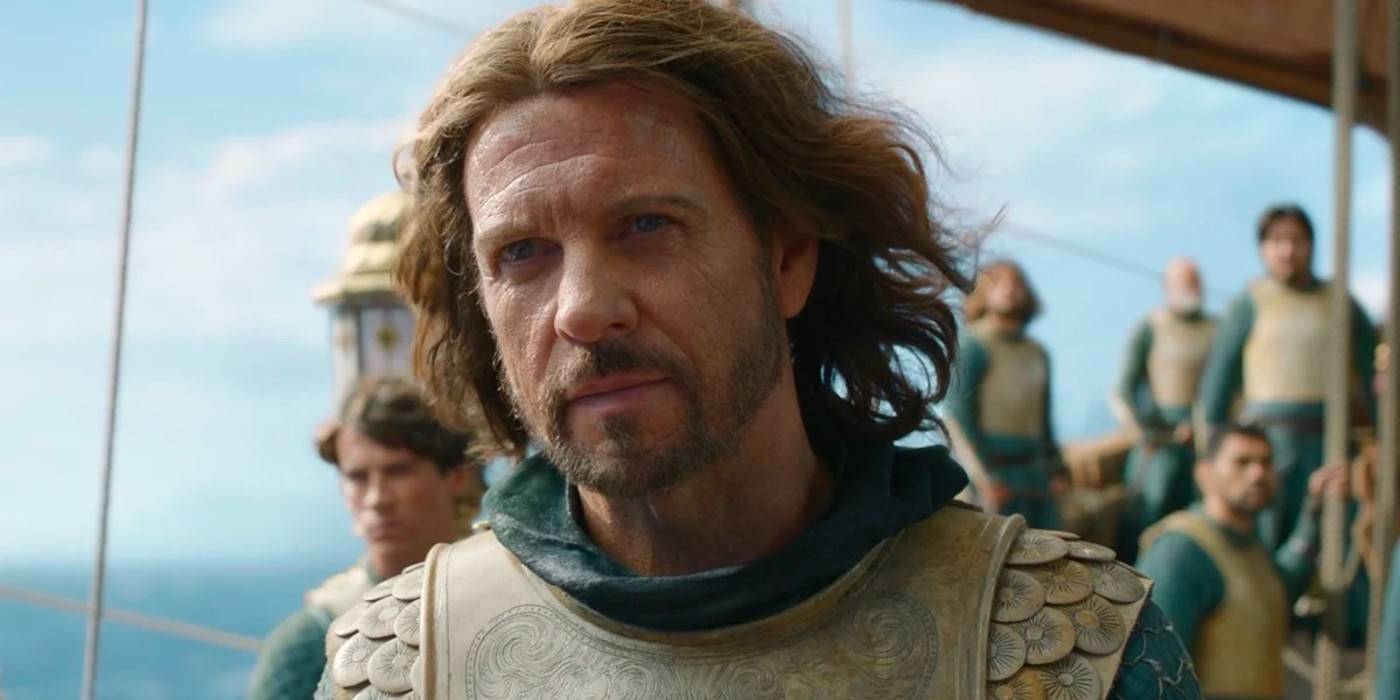 Элендил на палубе своего корабля в The Rings of Power.