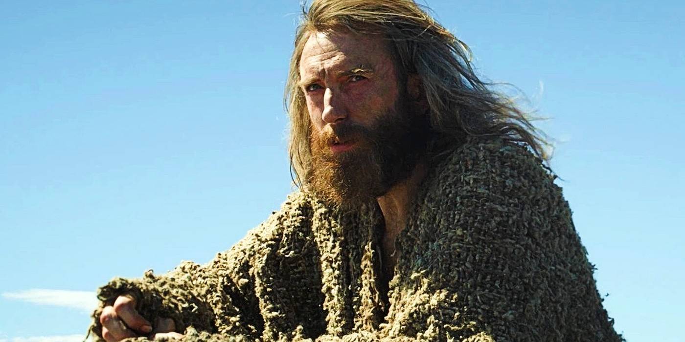 Дэниел Уэйман в роли Странника в *Кольца власти: Кольца власти*.