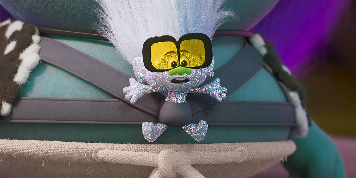 Tiny Diamond поднимает руки и брови в фильме "Trolls Band Together".