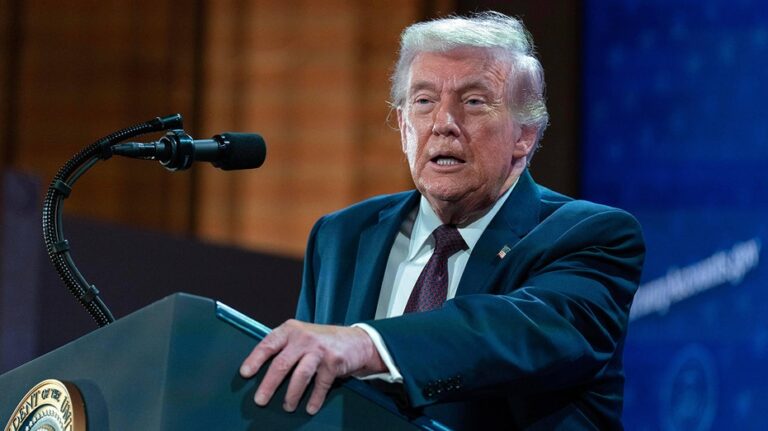 Трамп подает иск на $10 миллиардов против IRS за утечку налоговых данных