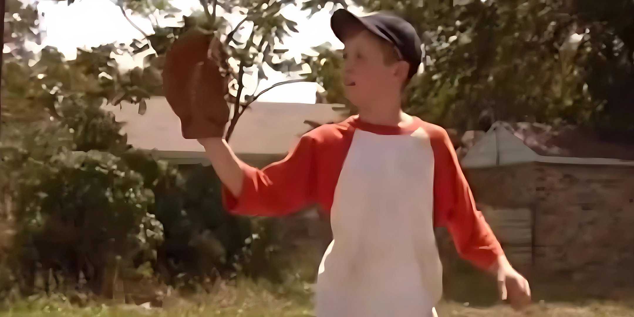 Виктор ДиМатия как Тимми Тиммонс в The Sandlot