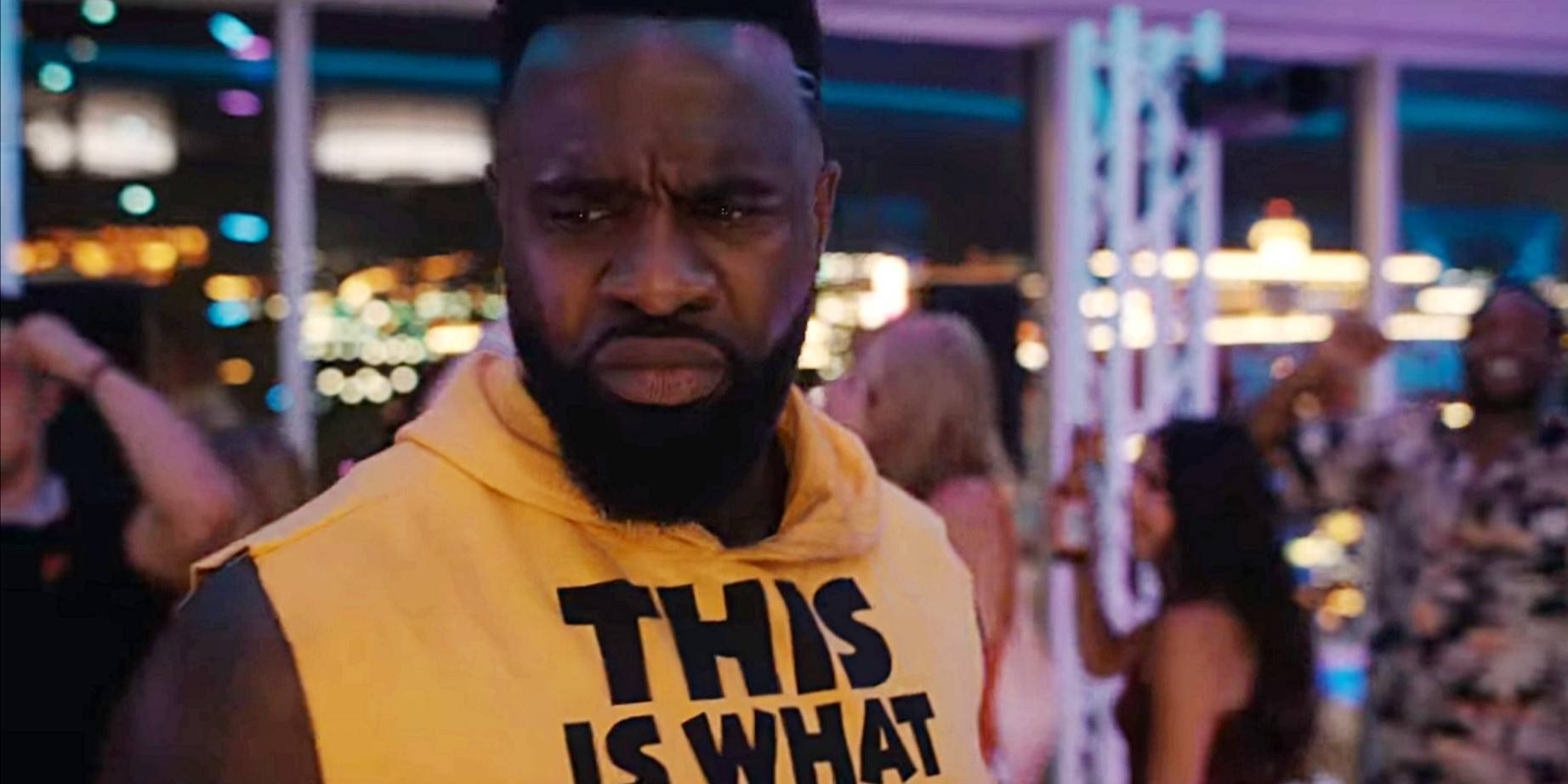 Терренс Террелл в роли Транк, выглядящий раздраженным в фильме *Obliterated*.