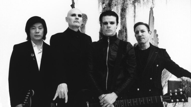 Yungblud совместно с The Smashing Pumpkins выпустили обновлённую версию хита «Zombie»