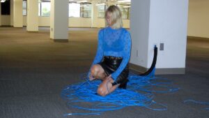 Kim Gordon представляет новый сингл «DIRTY TECH» и избегает ассоциаций с «DIRTY TECH»