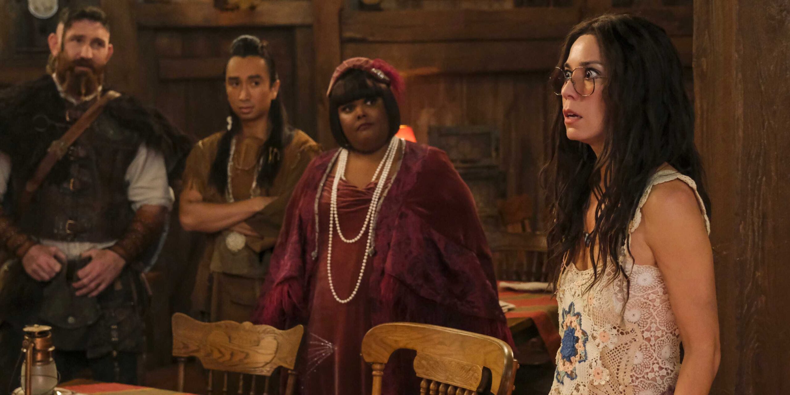 Флоу, выглядящая обеспокоенной в "Призраках" 4 сезона