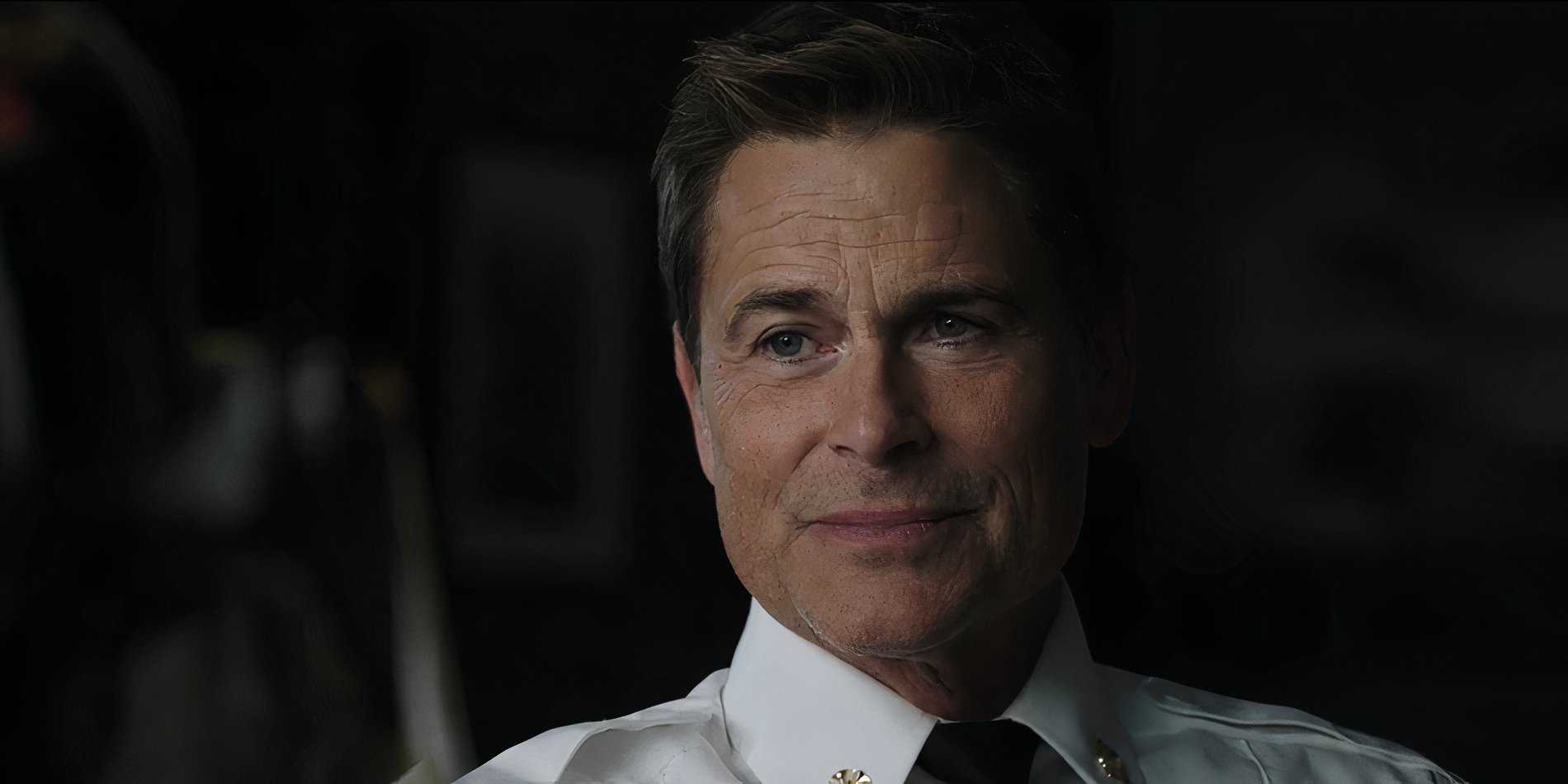 Роб Лоу в роли Оуэна Странда в 9-1-1: Lone Star