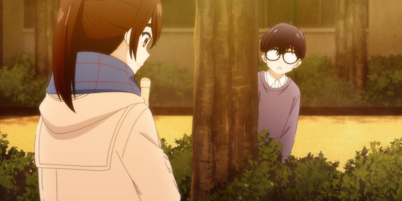 Молодая Саки наблюдает за Хотару из-за дерева в "A Condition Called Love"