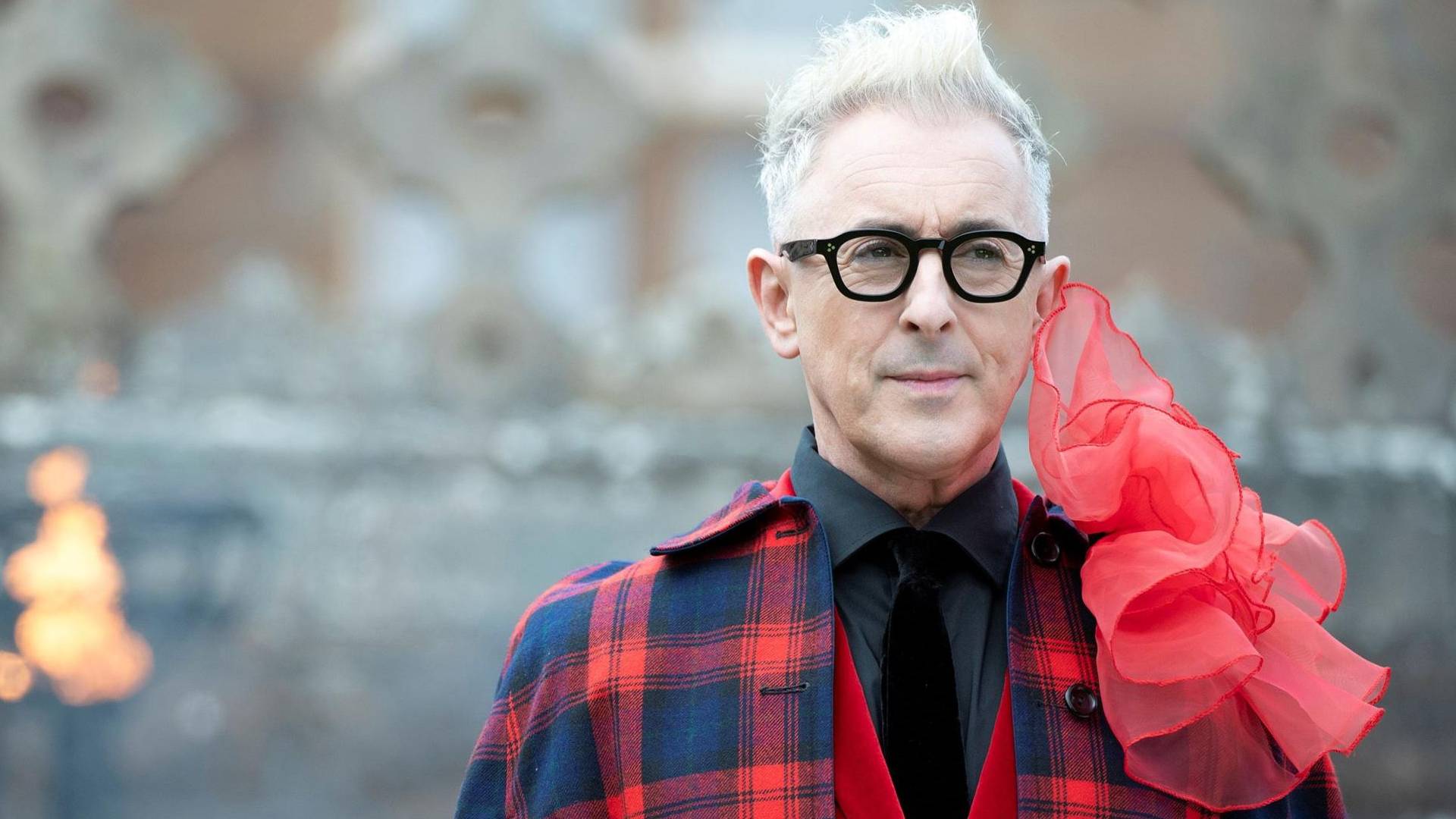 Элан Камминг в шоу "Предатели"