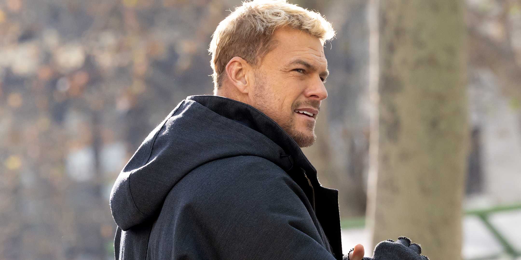 Эл Ритчсон на съемочной площадке фильма "The Man With The Bag" via Instar