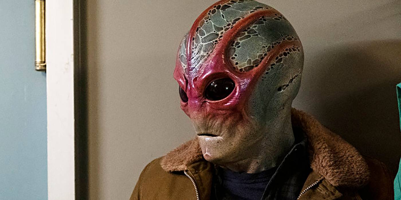 Алан Тюдюк в роли инопланетного Гарри в Resident Alien